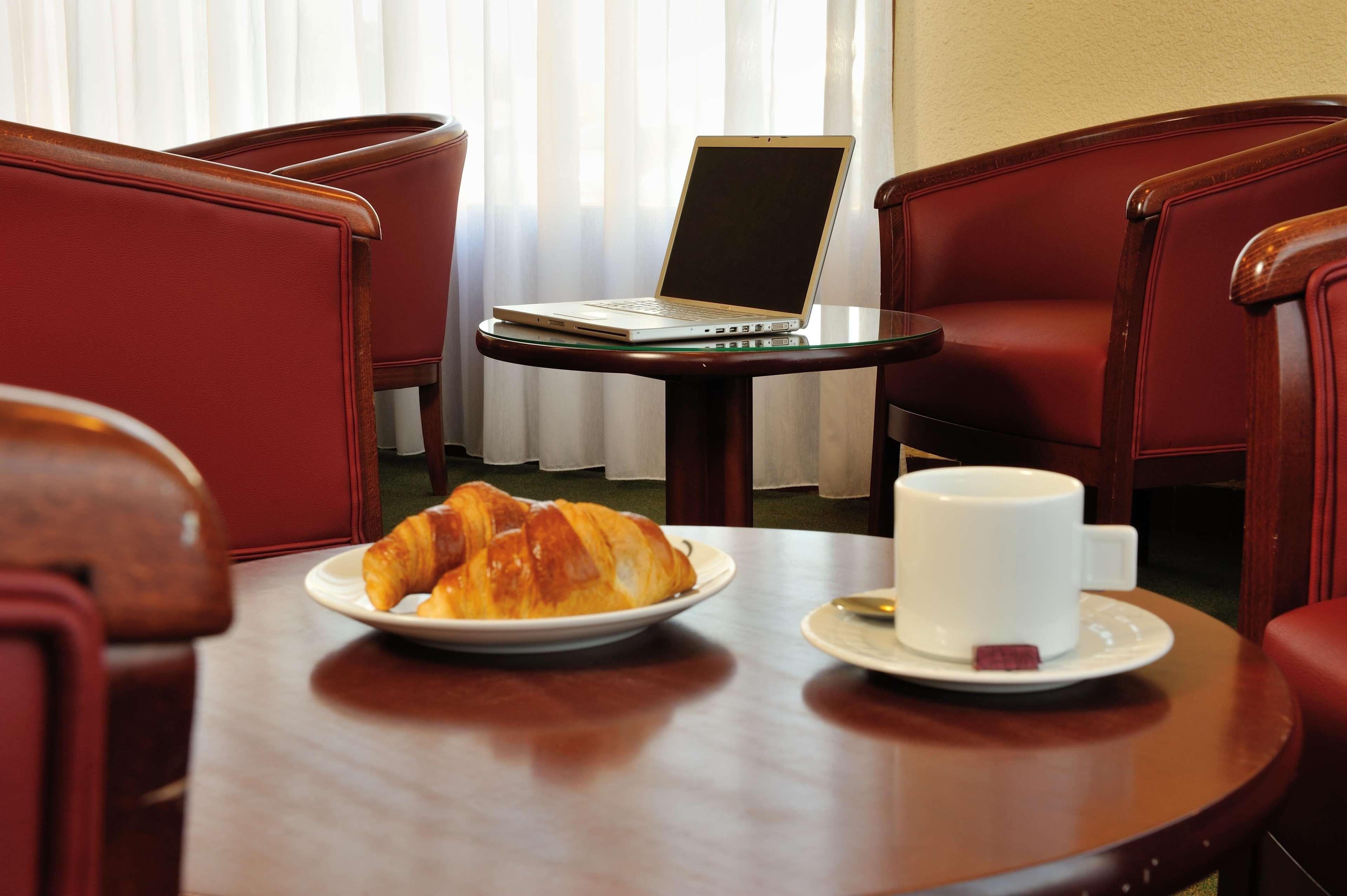 Hotel De La Briere Триньяк Экстерьер фото
