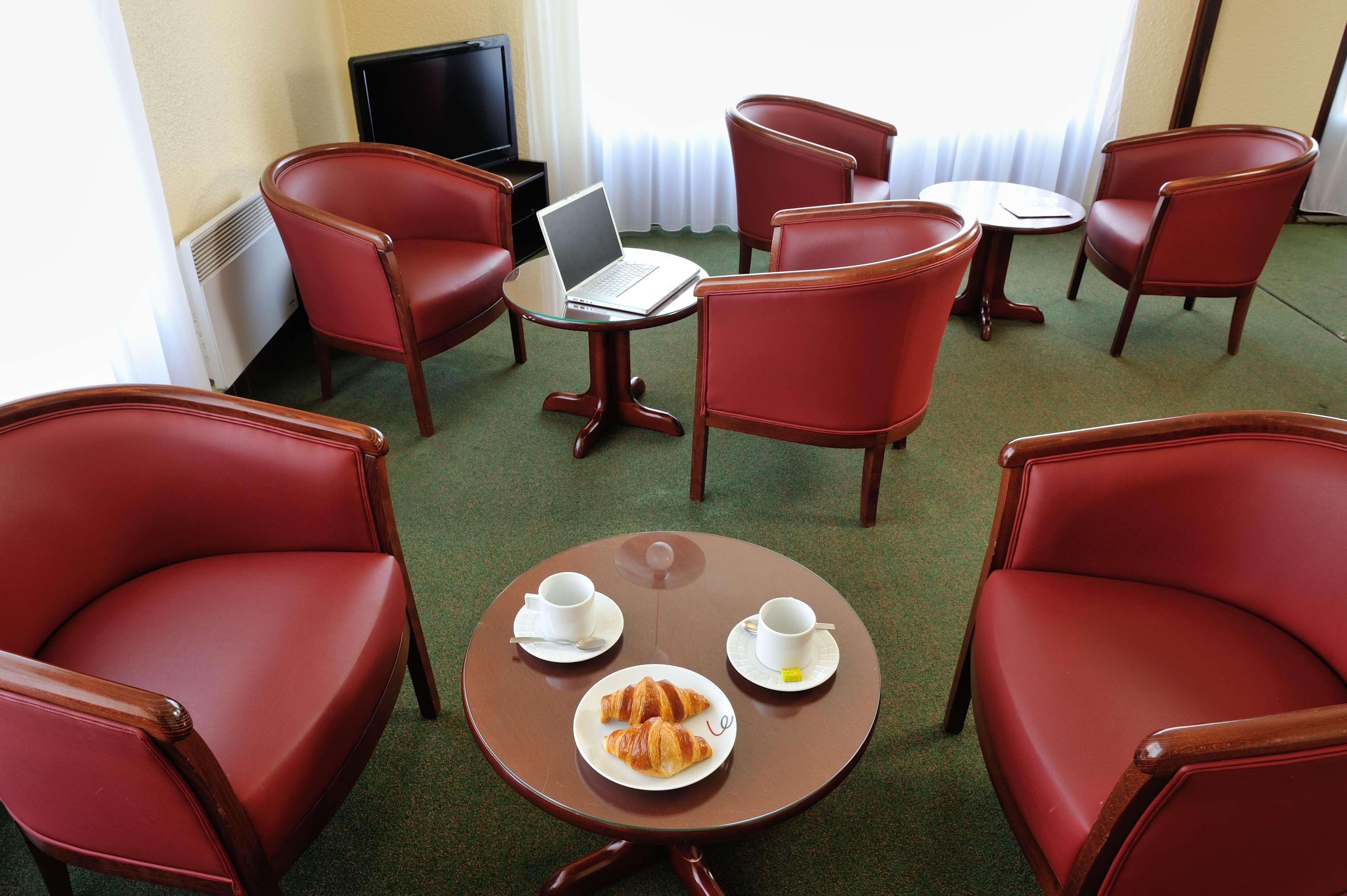 Hotel De La Briere Триньяк Экстерьер фото